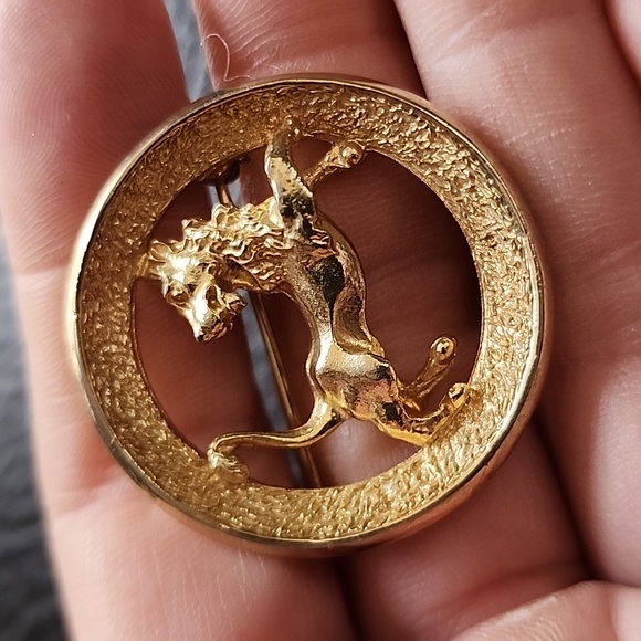 VTG Park Lane brooch - Picture 2 of 7